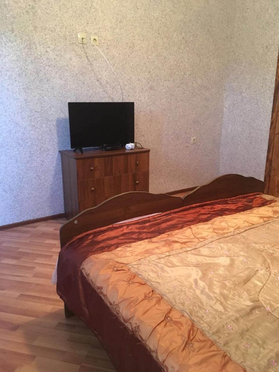 Esnat Guest House Титова 25А Soechoemi Buitenkant foto