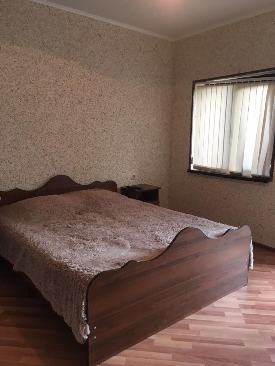 Esnat Guest House Титова 25А Soechoemi Buitenkant foto