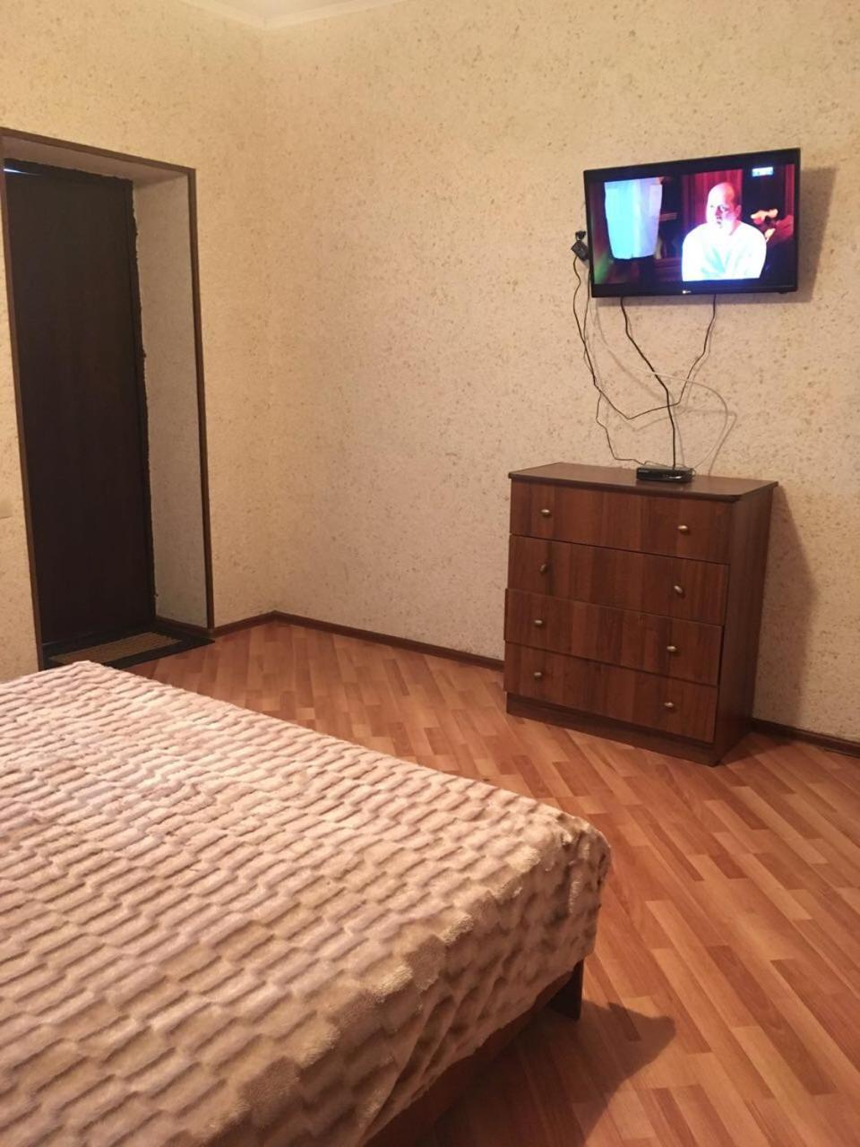 Esnat Guest House Титова 25А Soechoemi Buitenkant foto